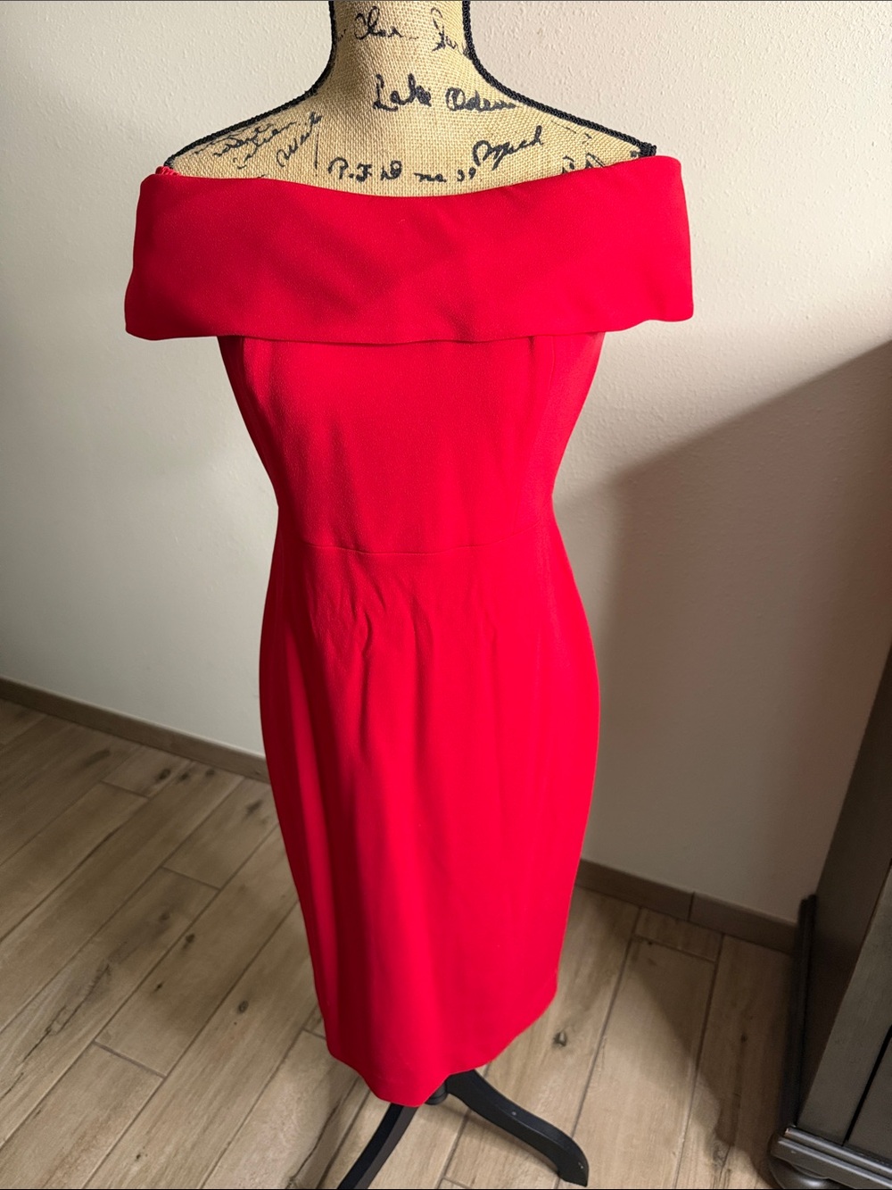 CALVIN KLEIN Off-Shoulder Red Sheath Dress